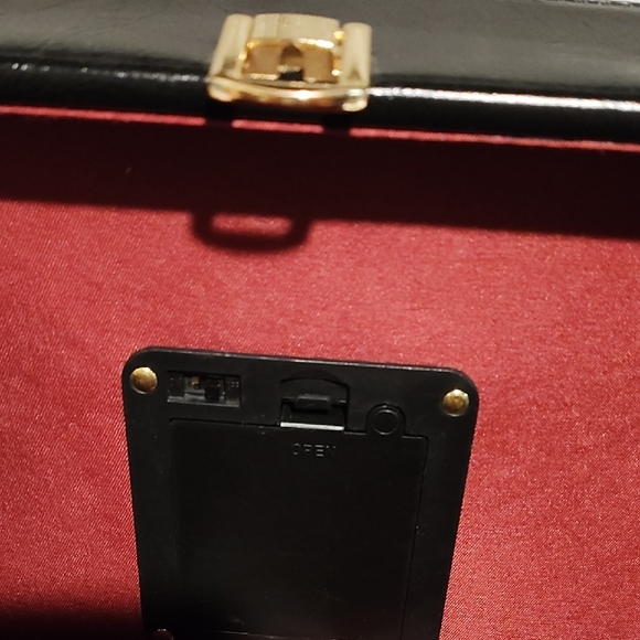 Black Portable Bluetooth Speaker boombox purse (FUNCTIONAL!!) - Picture 7 of 11